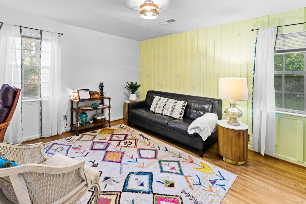 Pelham therapy room | lgbtqia+ therapy pelham | therapy pelham, al | counseling pelham, all | Pelham, AL | Alabaster A wide shot view of IHS's Pelhm therapy office. We offer therapy for the whole family in Pelham, AL. Get started today with our therapists!